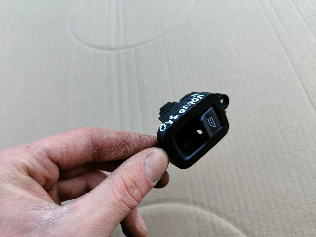 фото №1, Переключатель стекло правый задняя volvo s40 v50 2