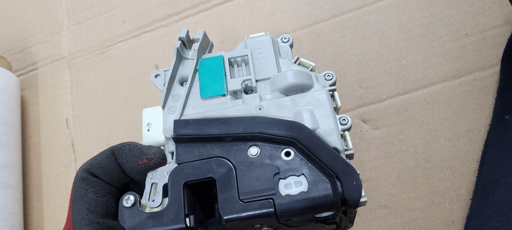 фото №6, Audi a5 8t замок дверь правый перед 6 pin