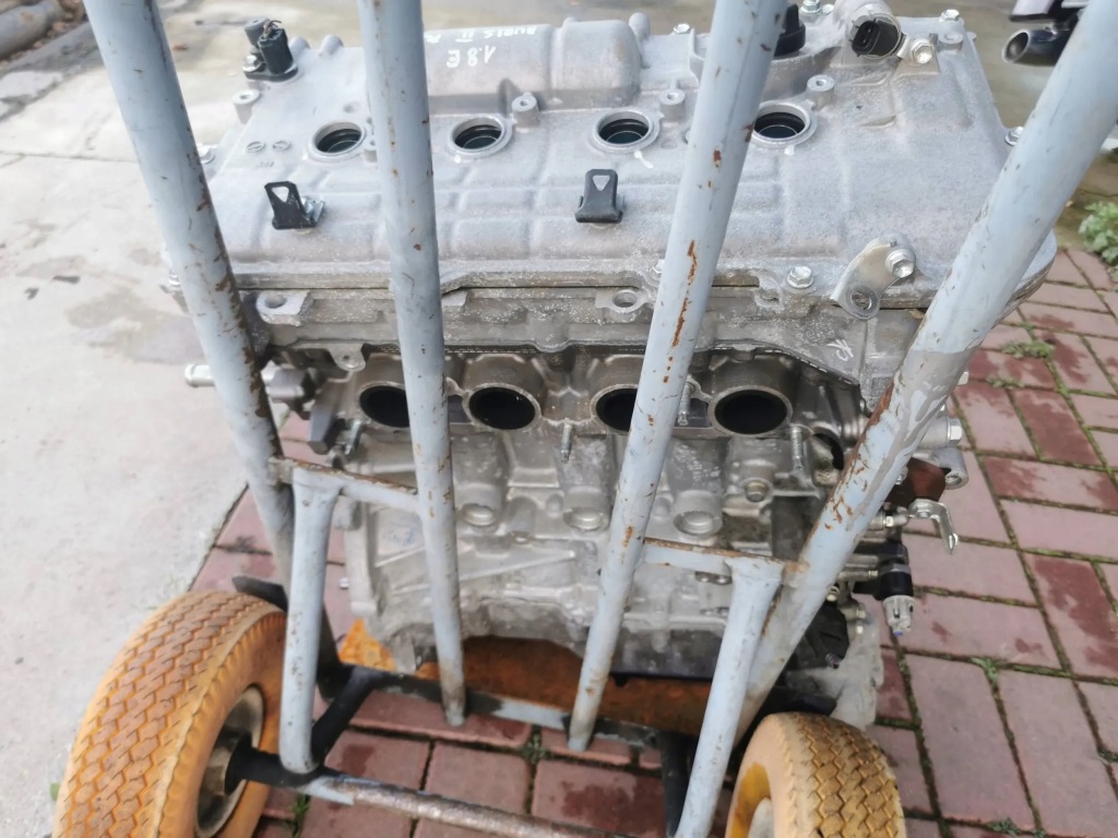 Toyota auris 2 двигатель голый стойку x2zr-w22u 2zr 1.8 гибрид hybrid Киев