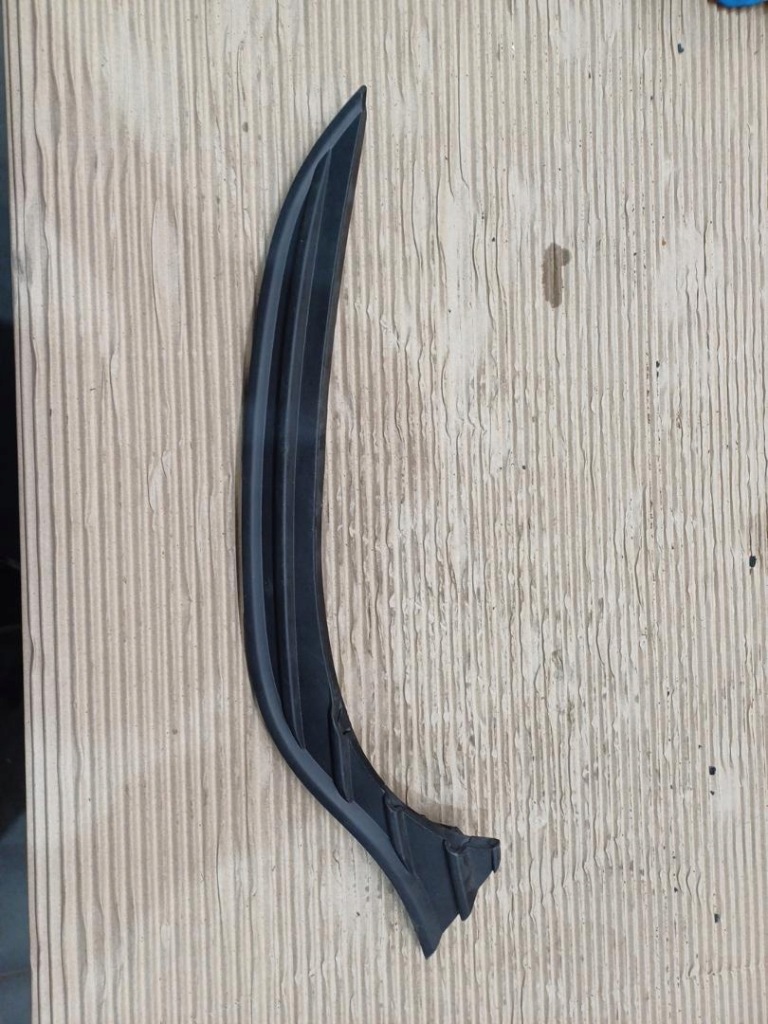 Купити Молдинг бампера правий перед renault clio 4 lift 260446897r