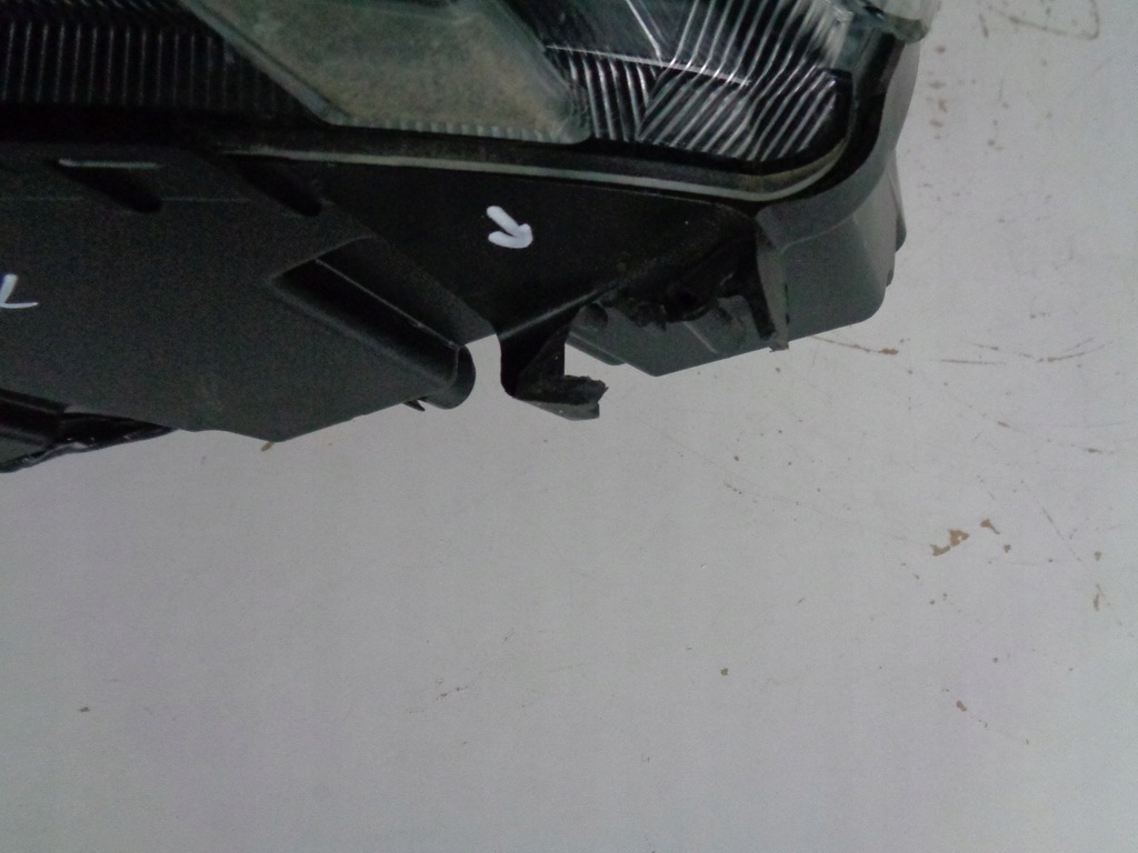 фото №9, Лампа левая поворотник dacia spring 21- led