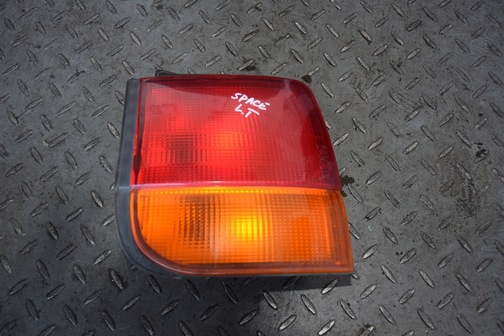 фото №1, Лампа левый задняя mitsubishi space runner