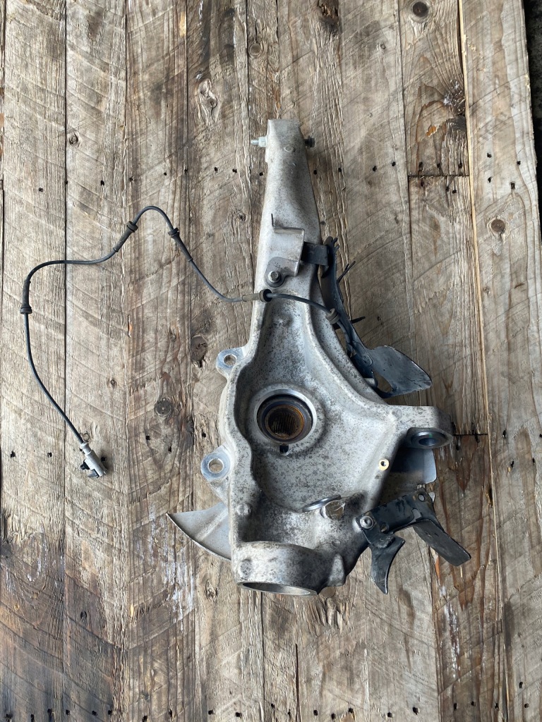 фото №2, Land rover discovery v поворотный кулак левая