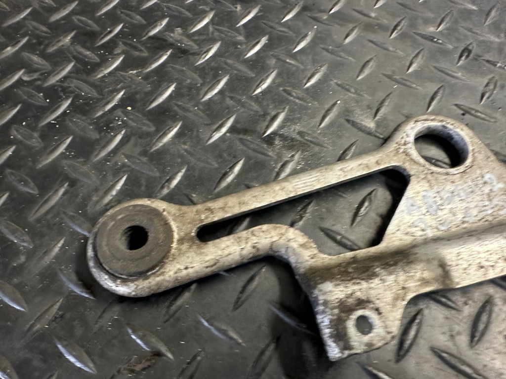 фото №6, Кронштейн інтеркулер ліва audi a8 d4 4.2 tdi cds 4h0145841e