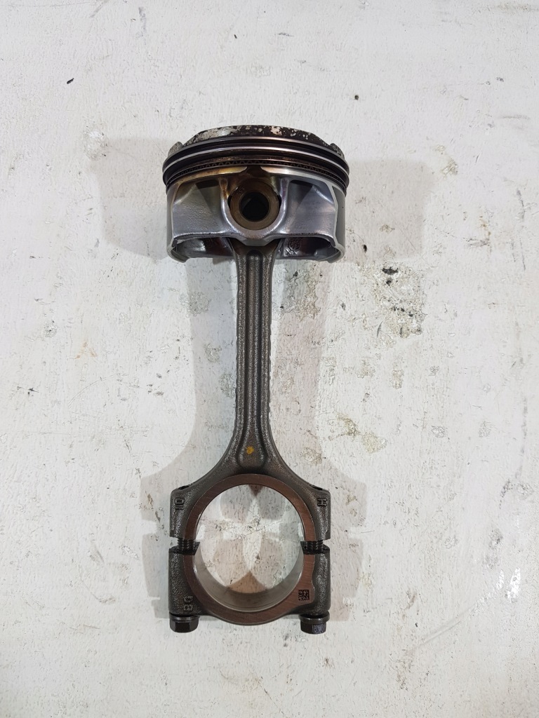 фото №1, Поршень шатун 71l92 dacia renault nissan 1.0 sce b4de411