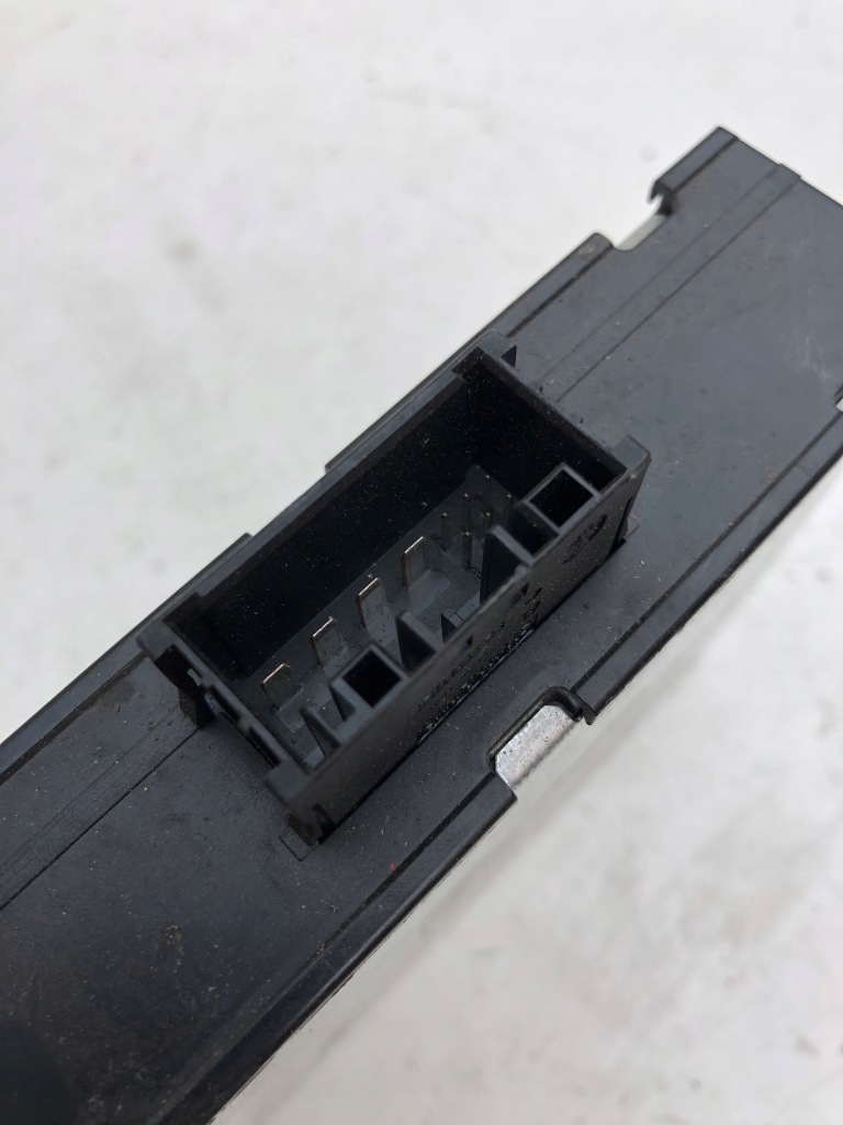 фото №2, Bmw модуль блок управления бортовой компьютер напряжения 8es00947920