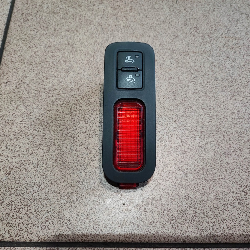 фото №1, Кнопка сигналізація лампа попереджувальна audi a8 d3 комплект