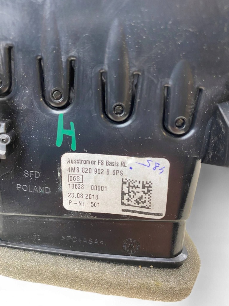 фото №5, Audi q8 2019 форсунки / ґрати обдув панелі приладової панелі 4m8820902b