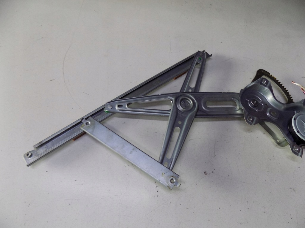 фото №10, Toyota auris i 06-09 3d підйомник скло лівий перед