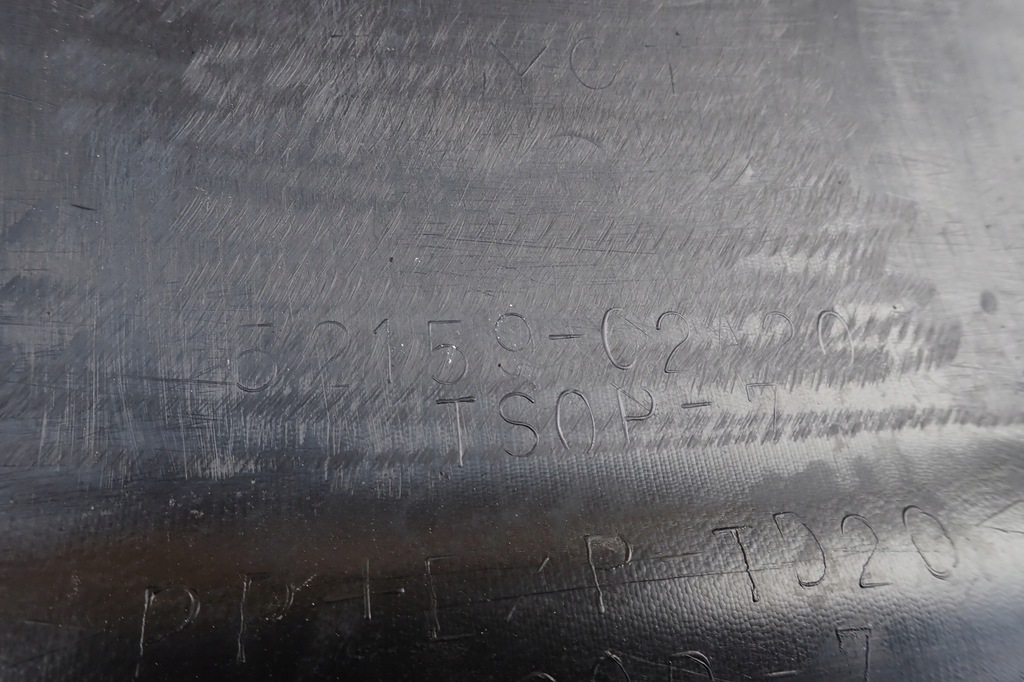 фото №10, Toyota corolla e18 бампер задняя 13r 52159-02a20 pdc