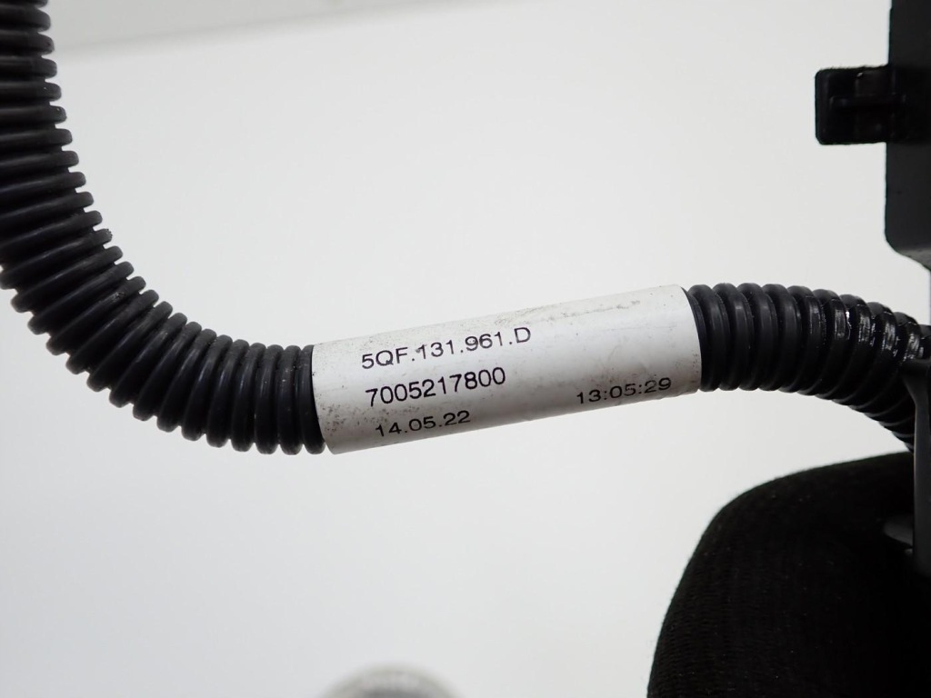 Купити Патрубок шланг трубка електропроводка adblue 5qf131961d skoda kodiaq 2.0 tdi dts 23r