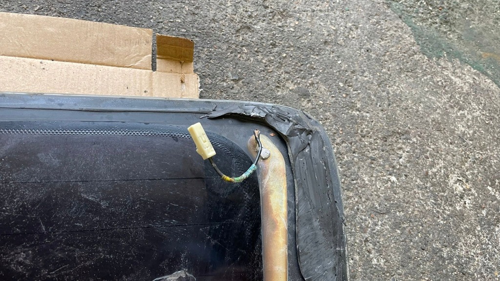 фото №6, Задня скло скло кришки багажника з підігрівом toyota land cruiser 100 4.2