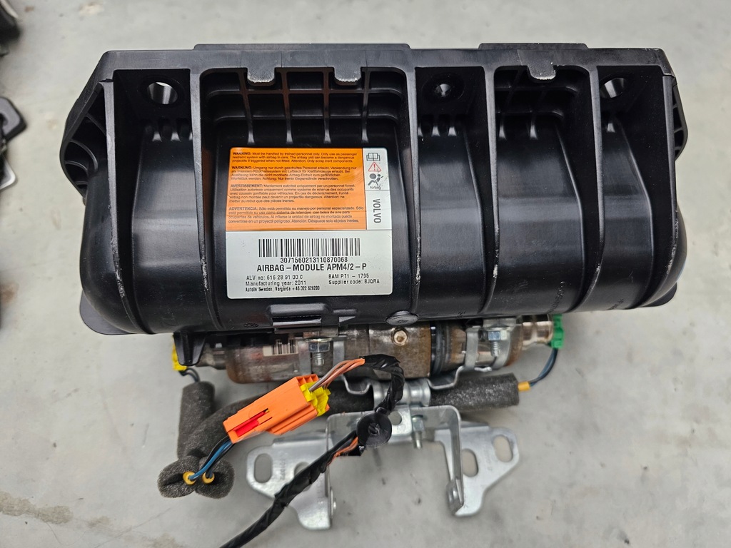 фото №13, Панель приладів консоль подушка безпеки ремені volvo v60 i / s60 ii