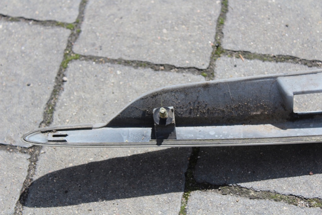 фото №10, Avensis verso молдинг накладка освещение номерного знака rej освещение контактор