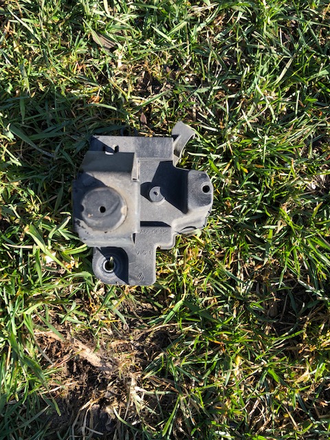 фото №1, Отбойник капот renault scenic iii 3 625580027r