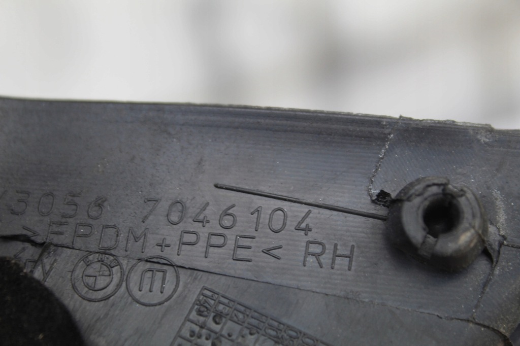 фото №10, Молдинг прокладка ущільнювач права bmw z4 e89 7046104