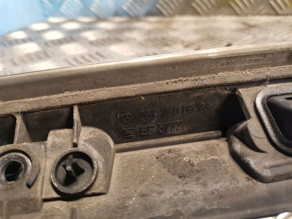 фото №4, Mercedes-benz r w251 молдинг освещение номерного знака