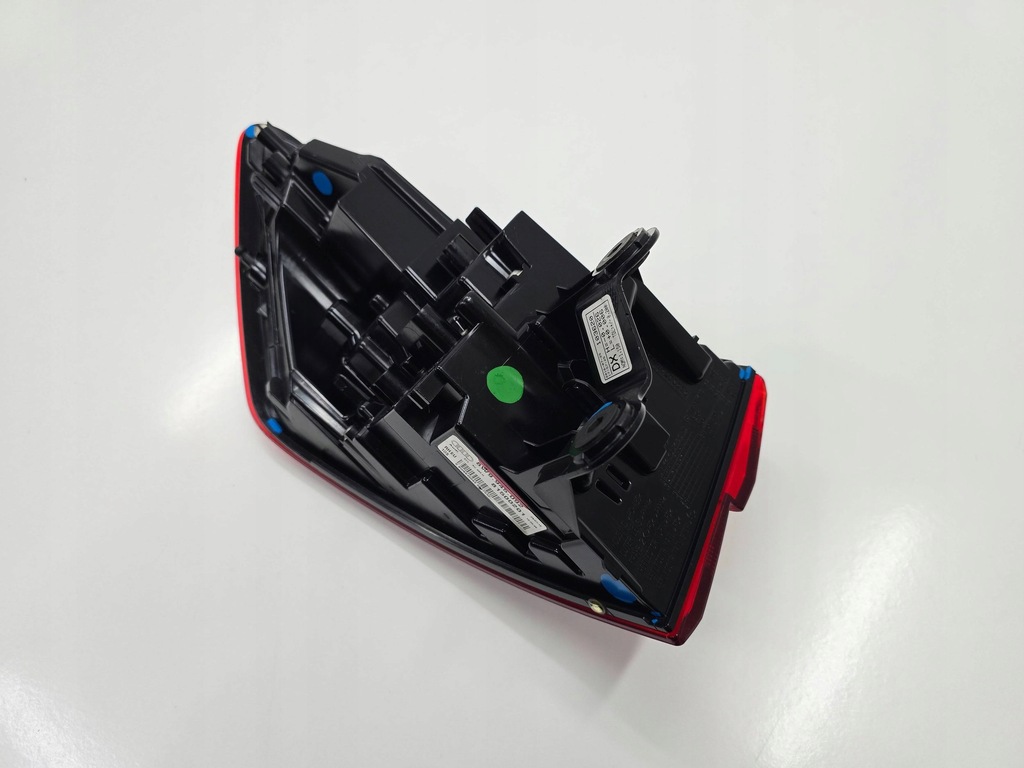 фото №10, Лампа задня led audi a4 b9 8w 8w9 kombi rs4 kombi 16- права задня