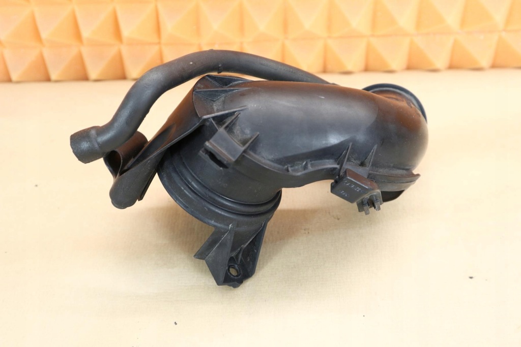 фото №3, Mercedes slk r171 труба воздухозаборник воздуха 1.8 k a2710900829