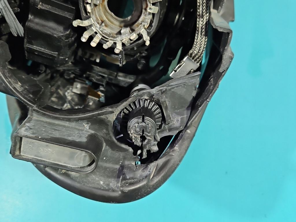 фото №13, Фара правый bixenon поворотный vw passat b7 europa повреждённый