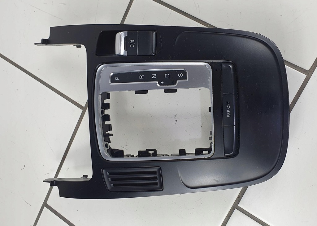 фото №1, Audi a4 b8 рамка передач тунель 8k0964261