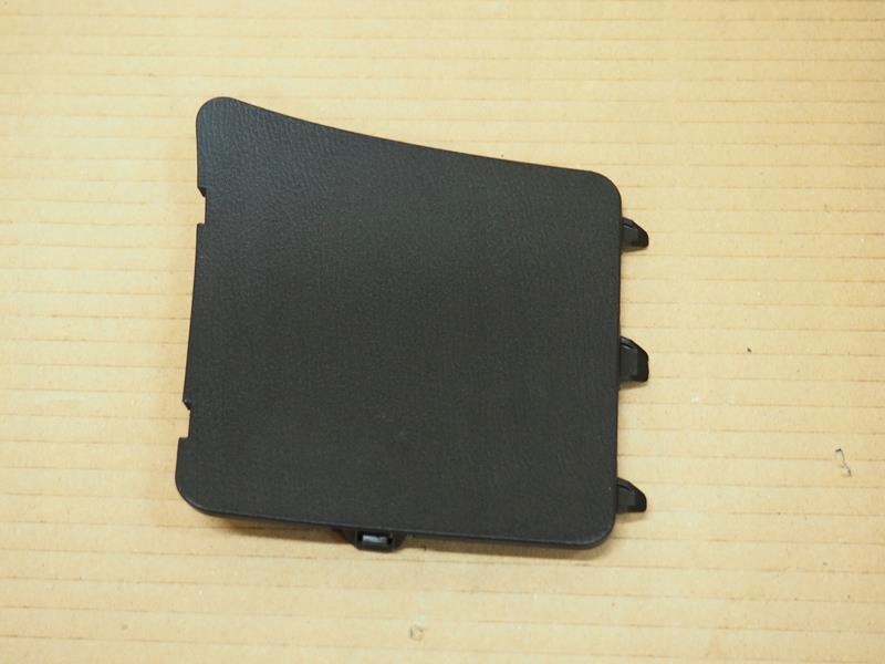 фото №1, Заглушка внутренняя лампы правый задняя mazda cx3 cx-3