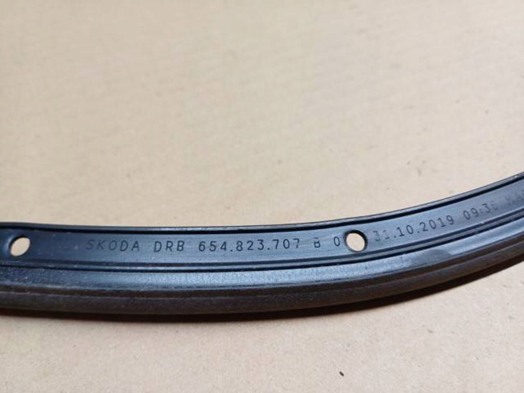 Skoda kamiq scala прокладка капот 654823707b Недорого