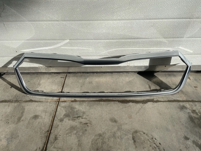 фото №1, Skoda octavia iv хром рамка решітка радіатора 5e3853761