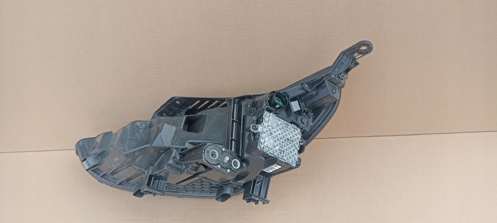 Фара перед передняя правый  hyundai i30 3 17-22rok 92102-g4100 оригинал в Украине