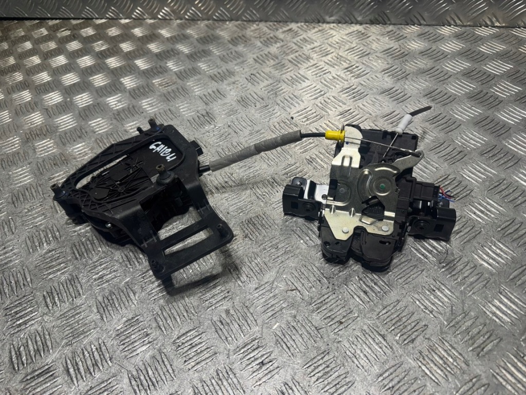 фото №1, Доводчики доводчик soft close maserati ghibli m157 6701005570 06701005570