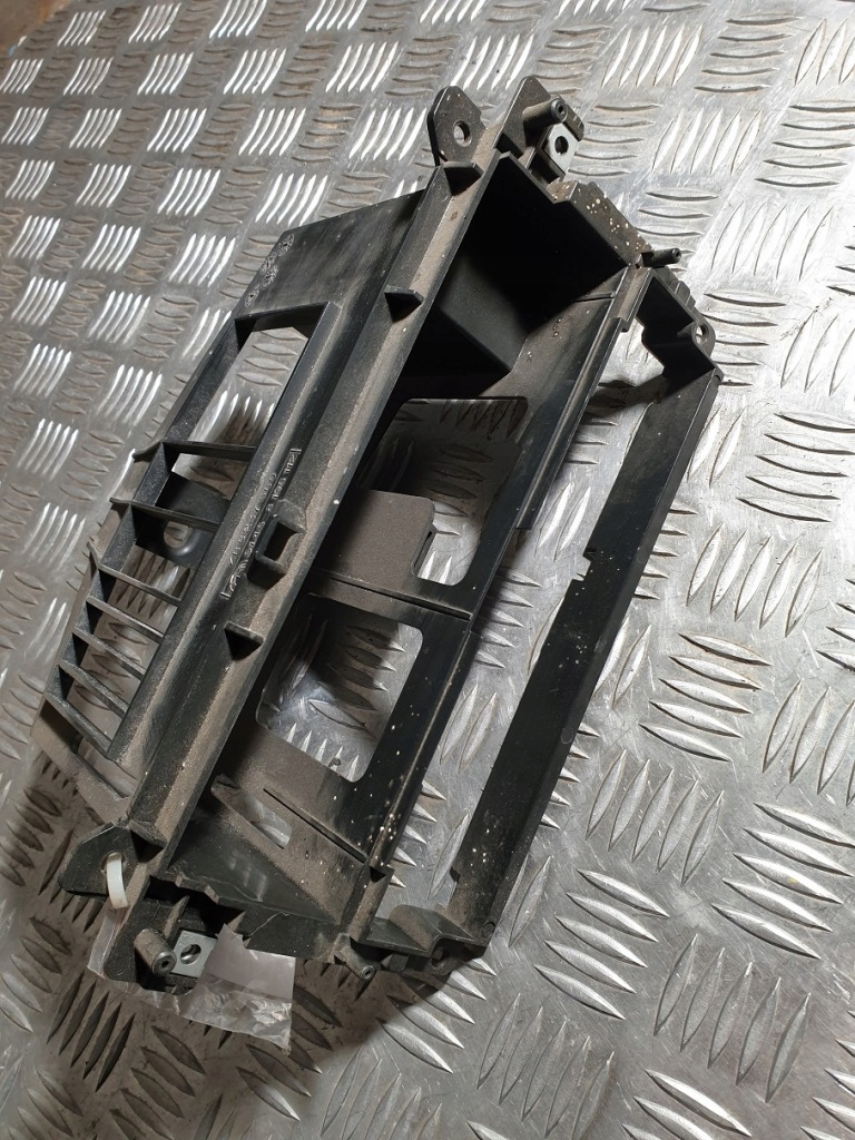 Купити Рамка радіо bmw e46 8196112