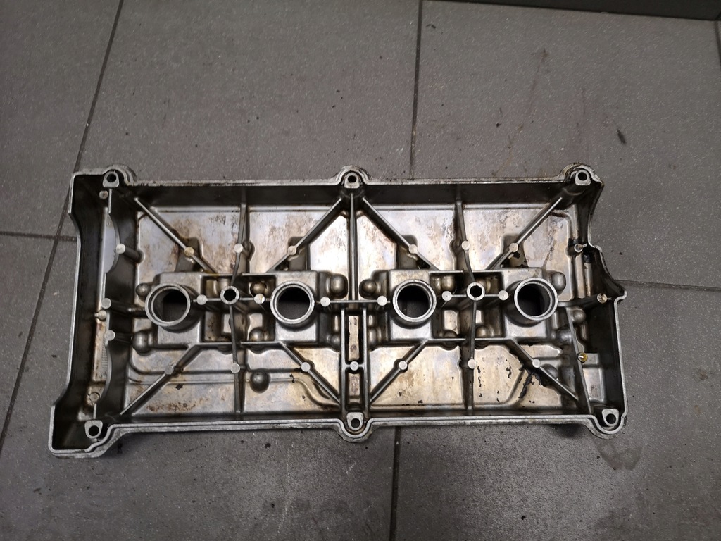 фото №7, Крышка клапанов правая audi a8 d2 3.7 077103472d