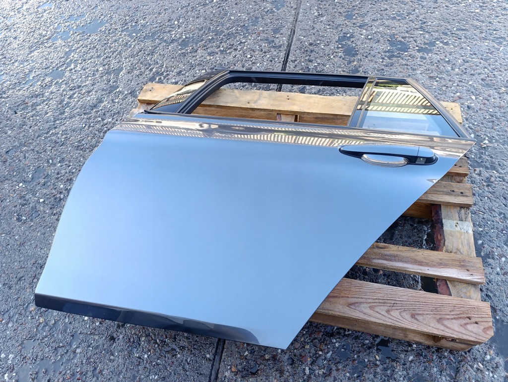 фото №1, Bmw f31 левая задние дверь b39