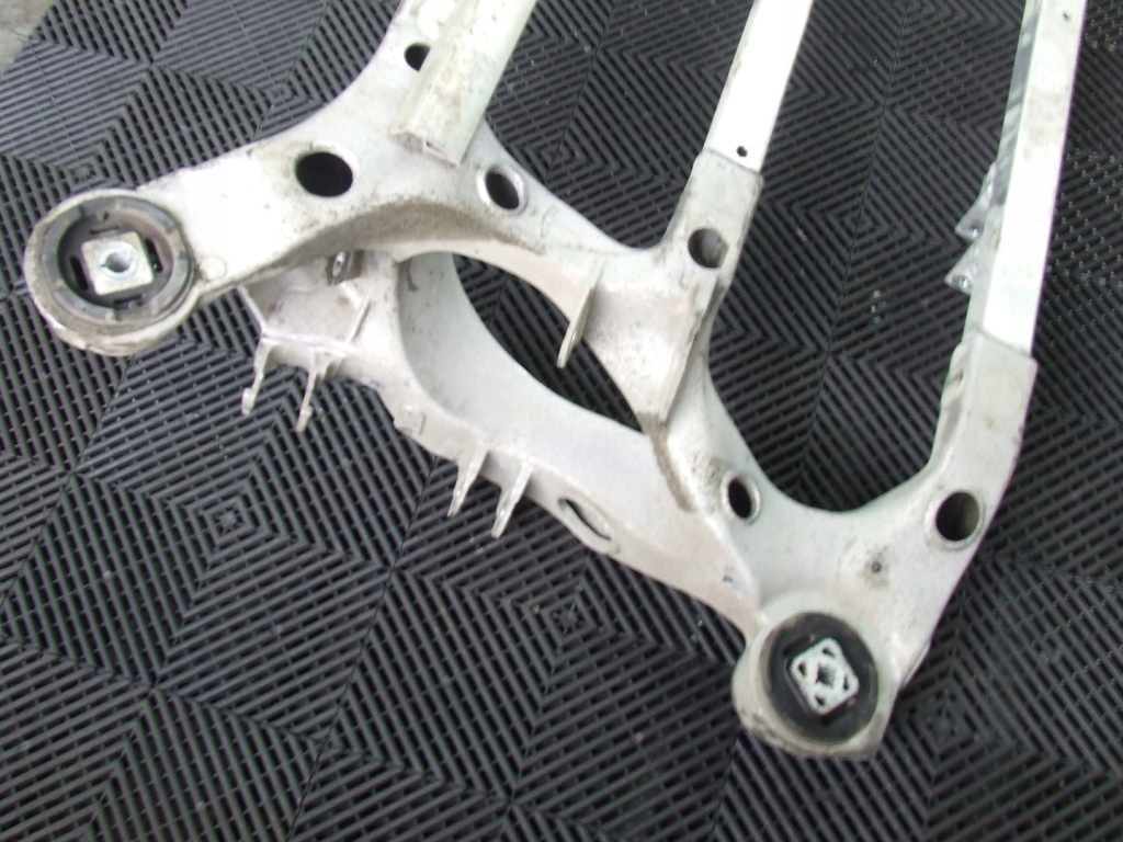 фото №11, Tesla model s підрамник підвіска 1009826-00-a