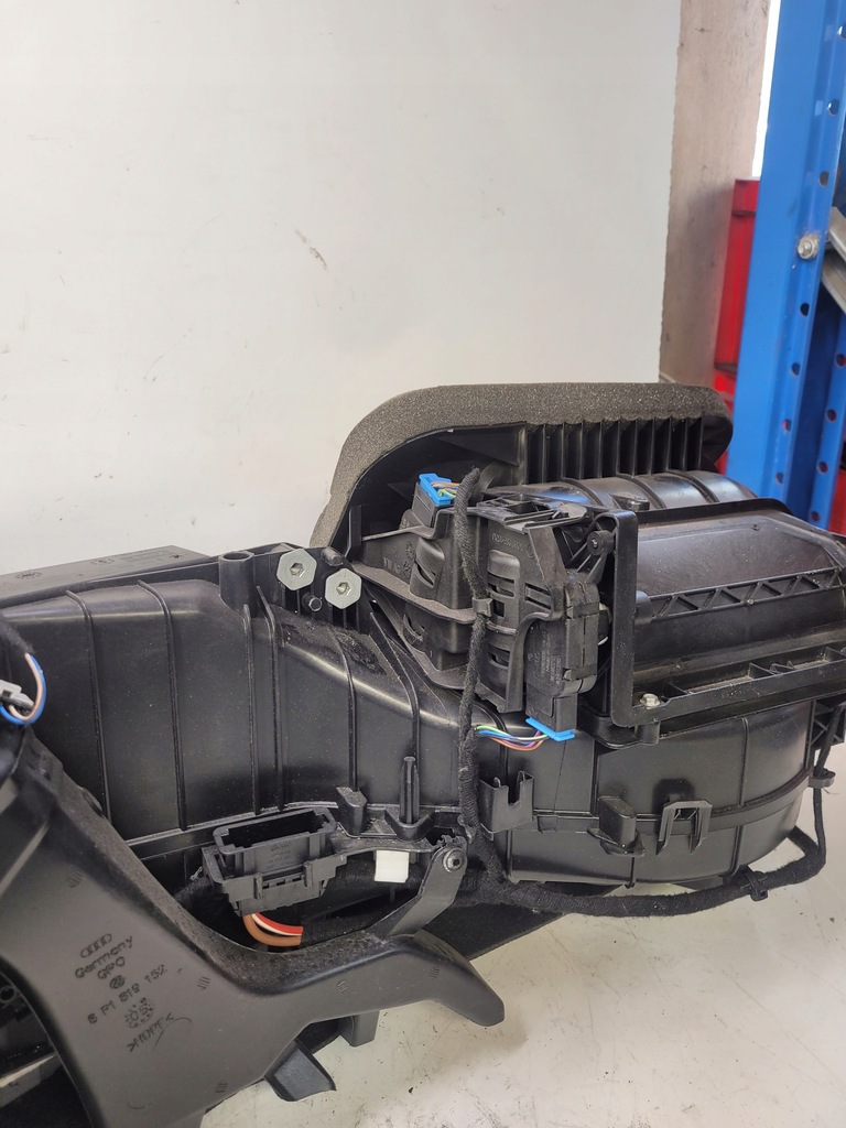 фото №6, Отопитель комплектная audi a3 8p lift 8p1820003d