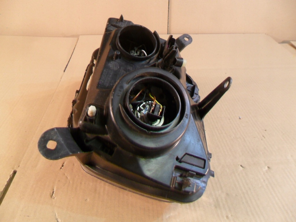 фото №12, Dacia duster 10- лампа правый перед 260101891r