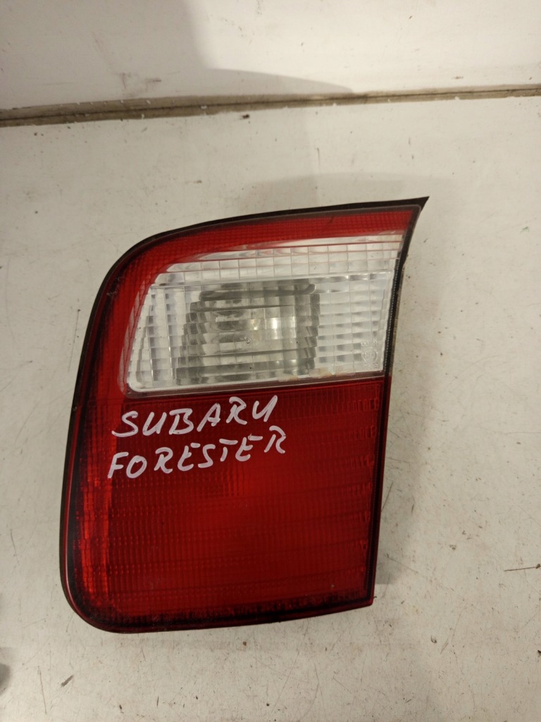 фото №1, Лампа правая задняя w крышка forester i