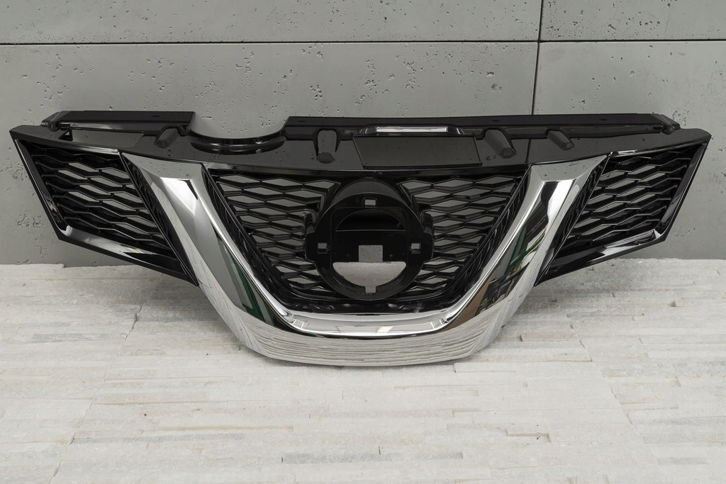 фото №11, Nissan rogue 2014-2017 решётка радиатора с отверстие na камера