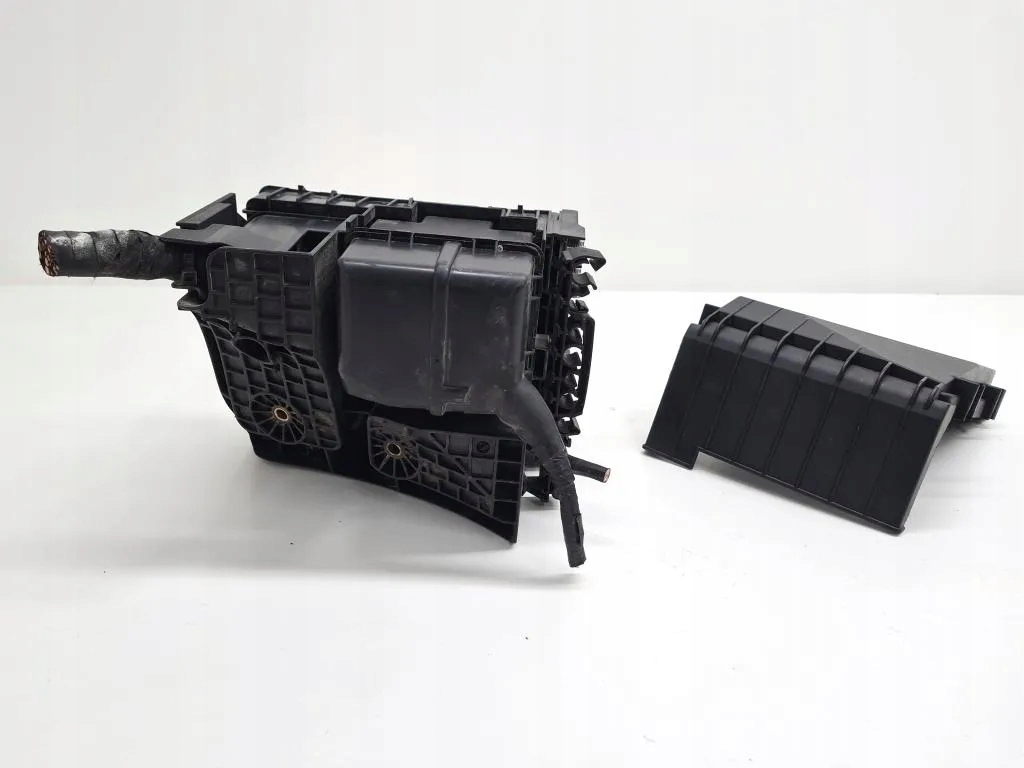 Коробка предохранителей vw touran 1t1, 1t2 1k0937132d 1.9l дизель 74kw с Разборки