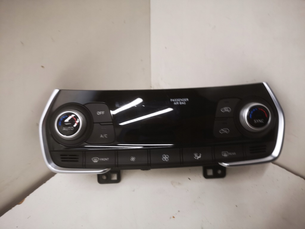 фото №1, Santa fe iv панель кондиционера 97250-s1gd2