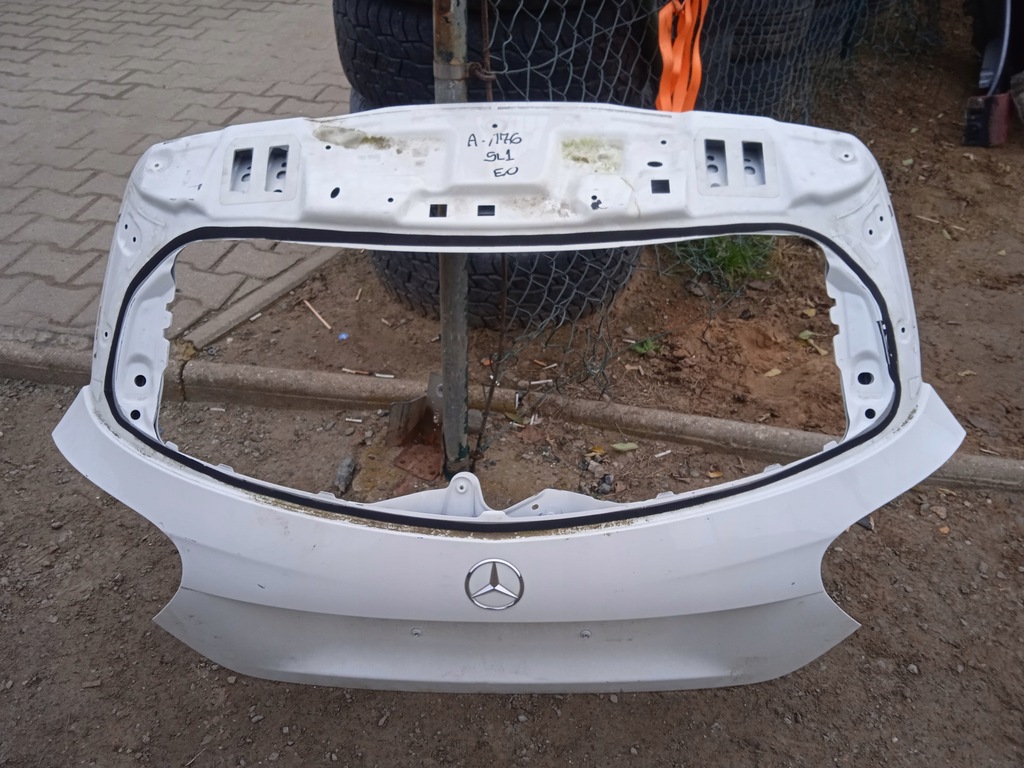 фото №1, Mercedes w176 крышка багажника задняя