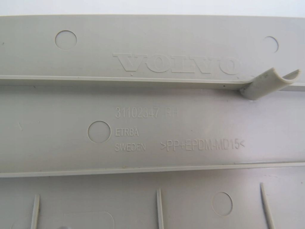 фото №9, Защита заглушка пластик панели консоли правая 31102347 volvo v40 ii