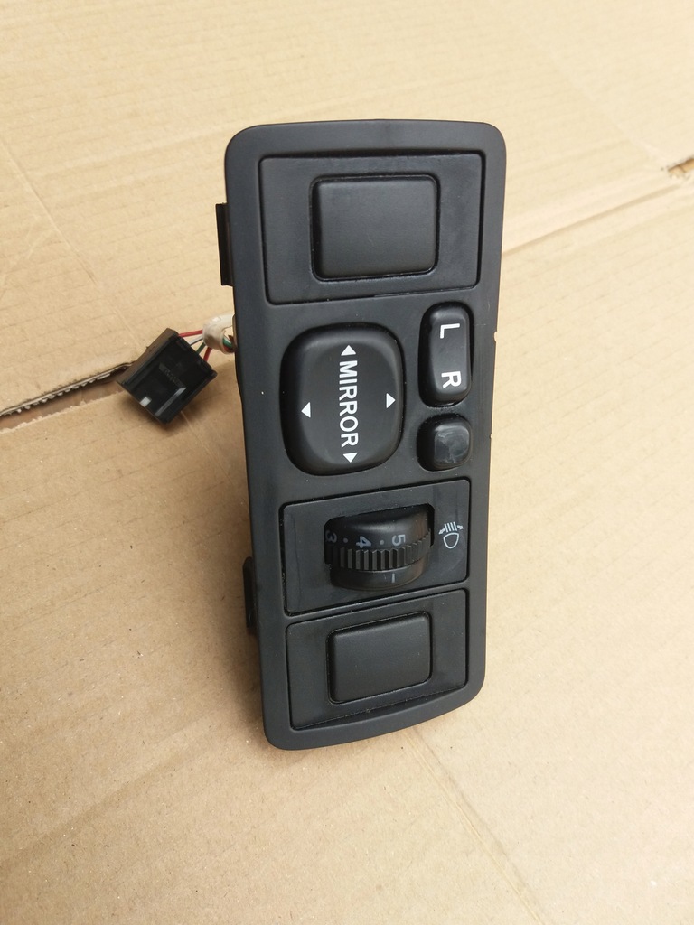 фото №1, Панель управление зеркал toyota avensis t25