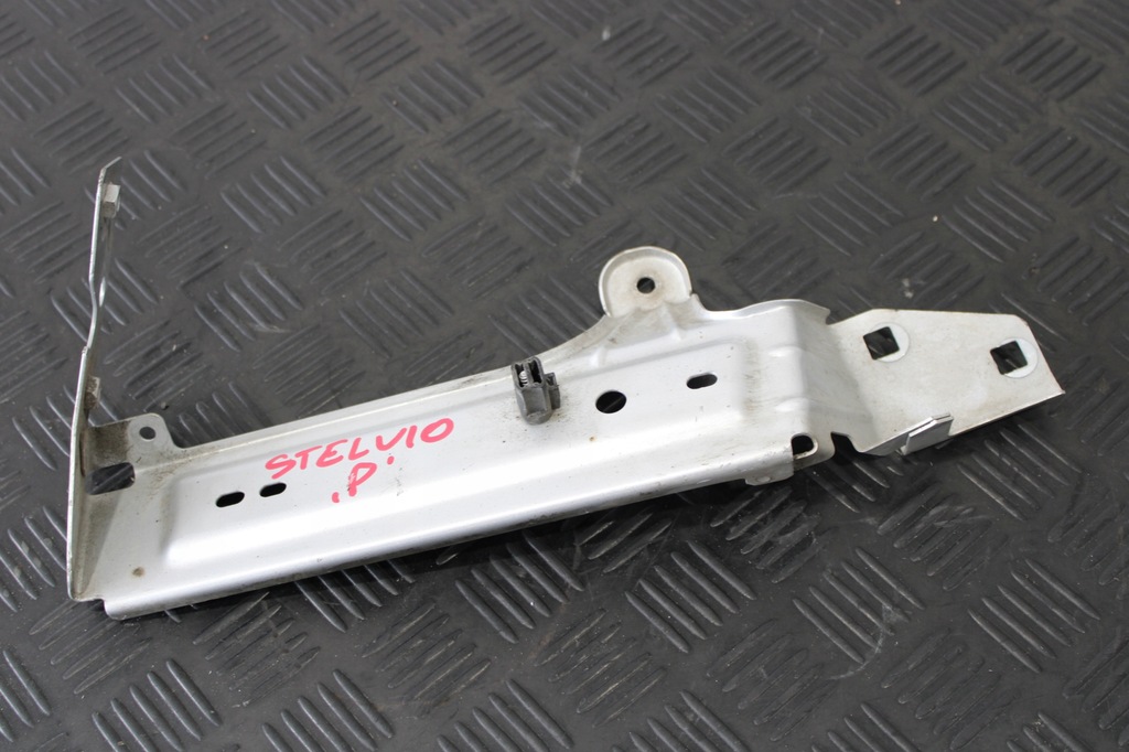 фото №1, Кронштейн крила праве stelvio veloce