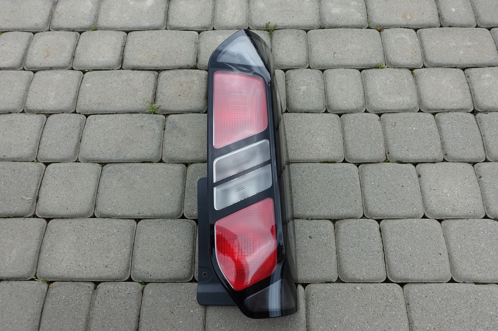 фото №1, Ford transit custom ii лампа задняя задняя правая оригинал pz31-13404-ad