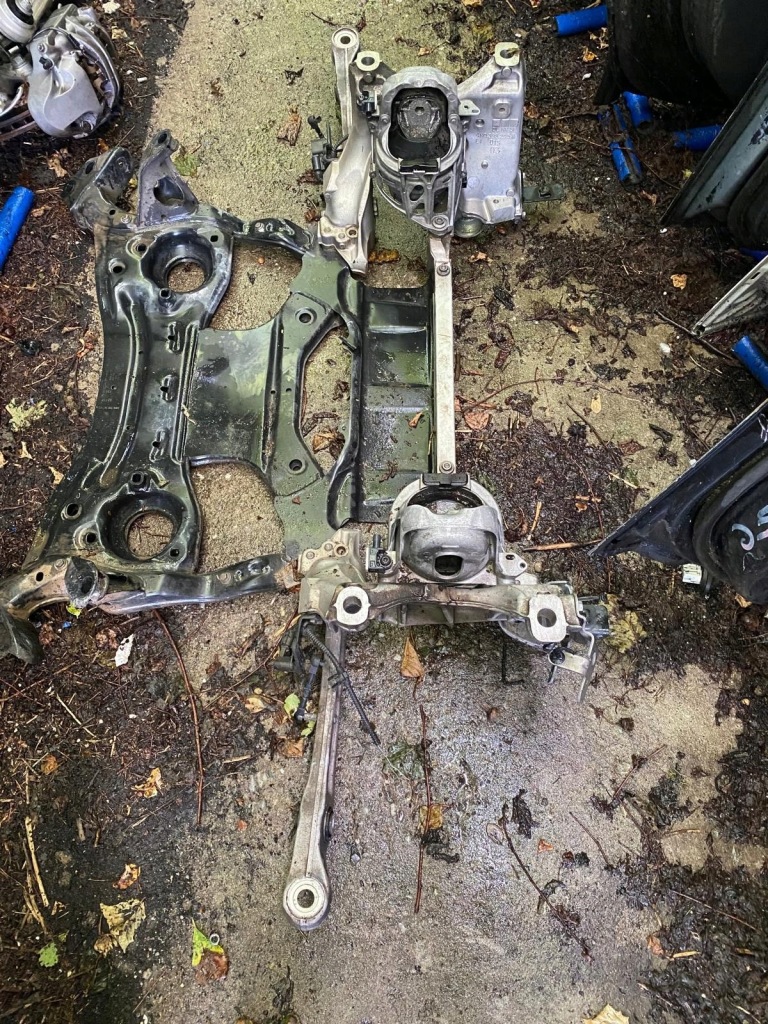 фото №1, Подрамник подрамник подушки безопасности audi a8 d5