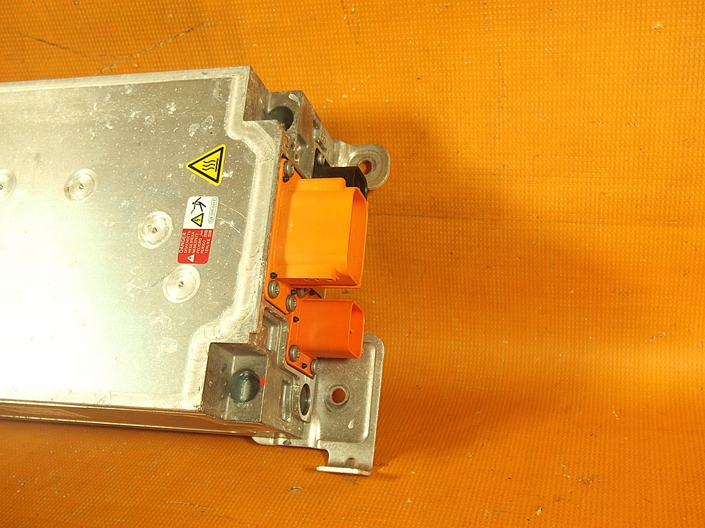 Audi e-tron 55 4ke 25km станція заряджання акумулятор 5qe915684k Київ