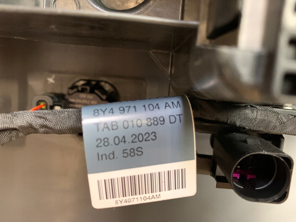 фото №10, Audi a3 8y sportback бампер задняя 4xpdc 8y4807067a ly9t km demo