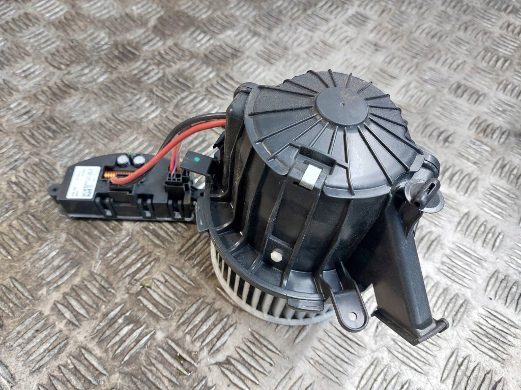 фото №1, Воздуходувка вентилятор обдув + резистор audi a5 8t eu 8t0820521a