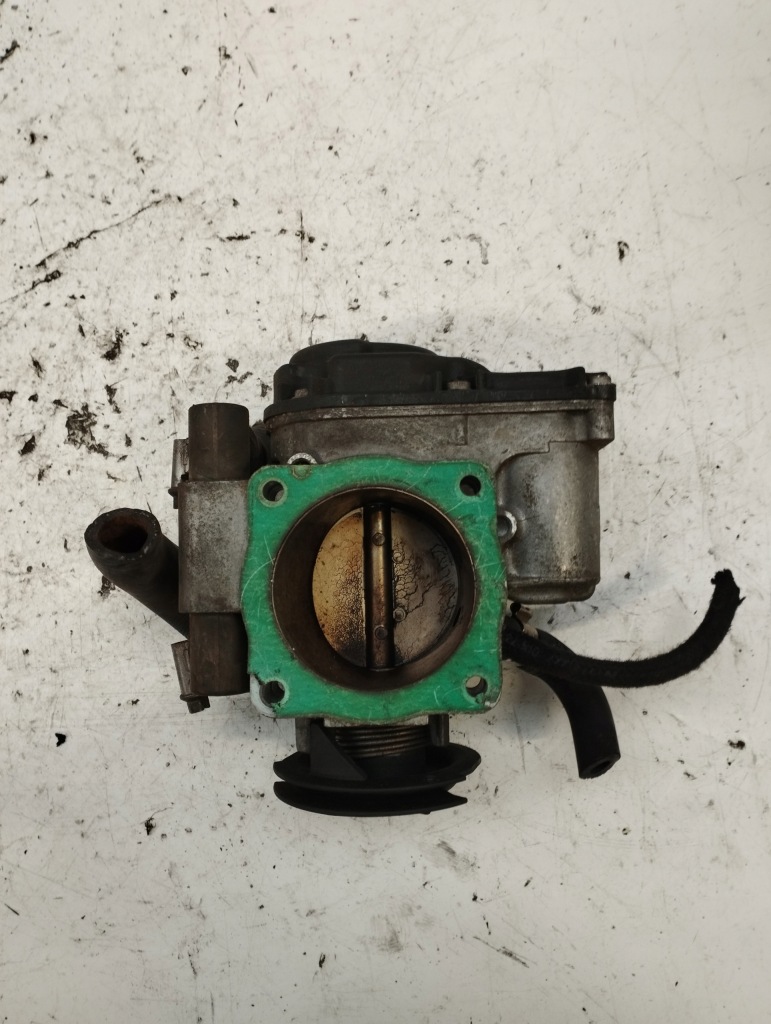 Audi a4 b5 1.8 дросельна заслінка 058133863b Недорого